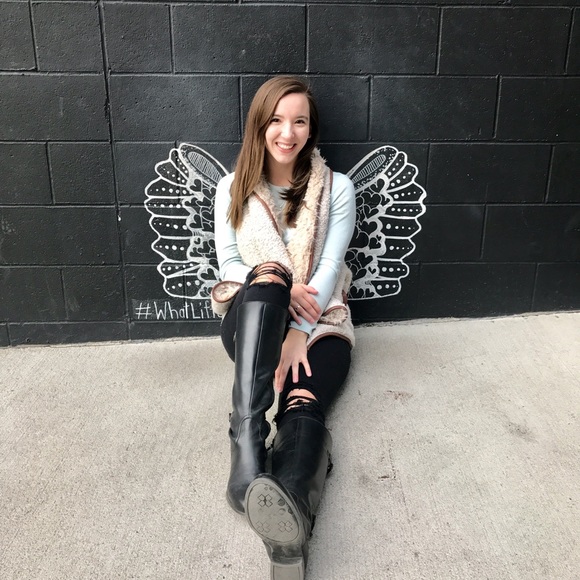 Meet your Posher, Marianna - Picture 2 of 3